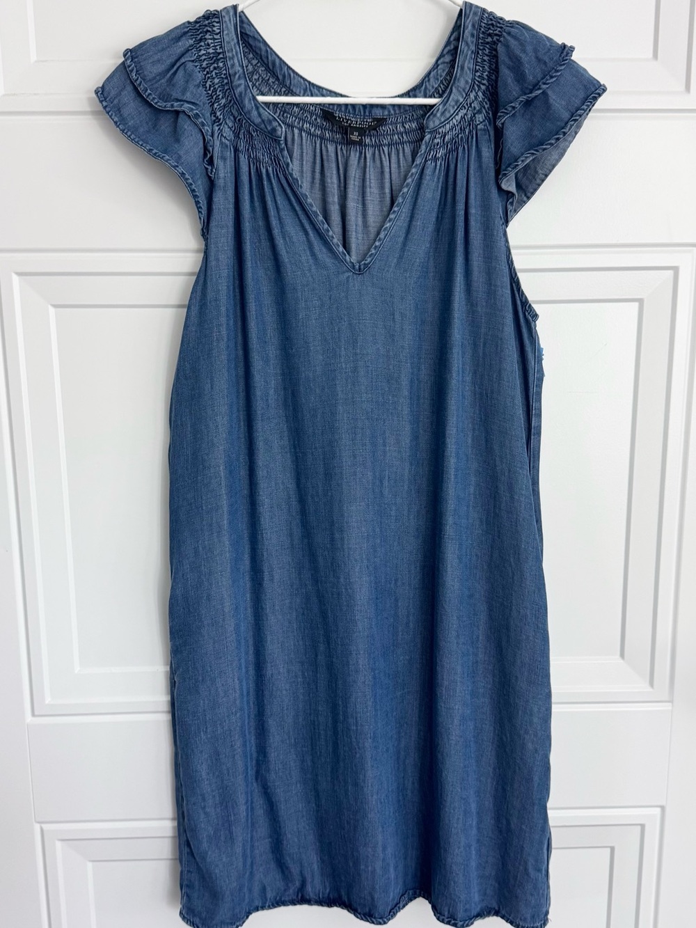 Liverpool Denim-Effect V-Neck Midi Dress in Blue, XS